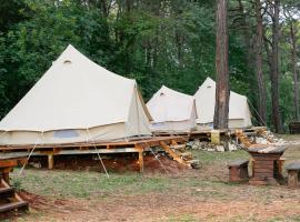 Camp 'Dvor' bell tent accommodation, hotel Manjadvorciban