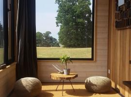 La Tiny du Parc : Saint Symphorien des Monts, lodge i Saint-Symphorien-des-Monts