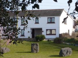 Banfield Lodge for Gower, cabin in Swansea