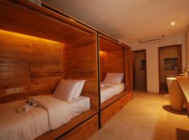 DBeds Kuta Beach By Destiny Hospitality, albergue en Kuta