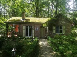 Rainbow Lodge, holiday home in Ursel