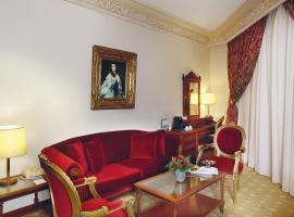 Viesnīca Serenada Golden Palace - Boutique Hotel Beirūtā, netālu no apskates objekta iela Hamra