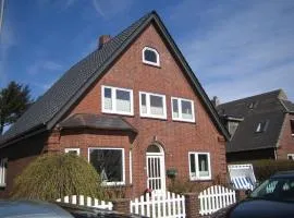 Dr-Ross-Str-14-Schulzes-Hues-3-EG-Bungalow