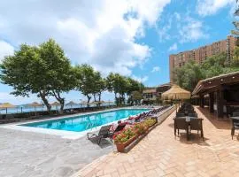 Dom Pedro Madeira、にあるマデイラ空港 - FNCの周辺ホテル