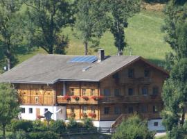 Ferienhaus "Plankschneider", hotell i Matrei in Osttirol