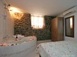 צימרים מעיין קצרין, hotel in Qasrîne