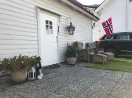Koselig Landsbyhus i Nordfjord