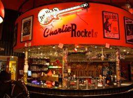 Charlie Rockets Youth Hostel, hotel em Bruges