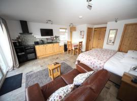 Lynton Lodge Studios, cabin in Keswick