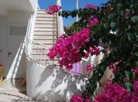 Villetta Cati - Casa Vacanze con giardino e posto auto a San Foca - Lecce - Salento、サン・フォカのホテル