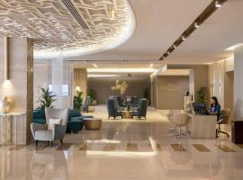Two Seasons Hotel & Apartments, hotel v Dubaji