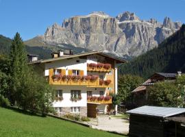 Albergo Majorka, hotel a Canazei