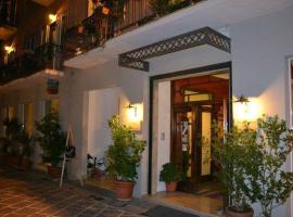 Hotel La Congiura dei Baroni – hotel w mieście Teggiano