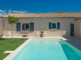 Les Terrasses de Cascavelle, holiday home in Blauvac