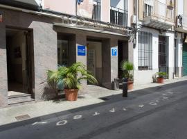 Hostal Solimar, guest house in Badalona