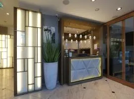 3 City Hostel