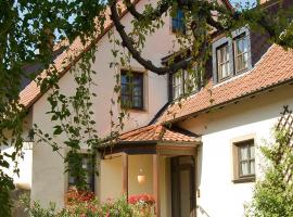 Gasthof zur Schwane, hotel con estacionamiento en Abtswind