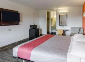Motel 6-Staunton, VA