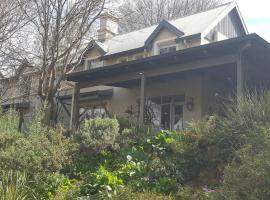 Little Fields Country House and Cottages, country house in Howick