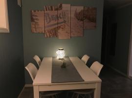 Beautiful apartment in central Leknes，萊克內斯機場 - LKN附近的飯店