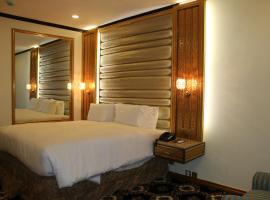 Indus Hotel, hotell med parkeringsplass i Hyderabad