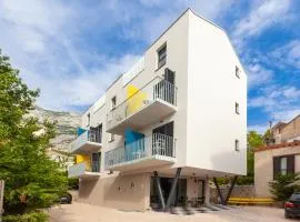 SUBTUB Hostel Makarska