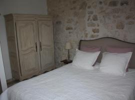Mas de Karlotte, hotel v destinaci Pernes-les-Fontaines