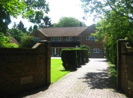 Tanglewood Guest House, hotel in Crawley