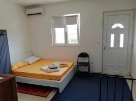 Studio Apartment Sanja 2