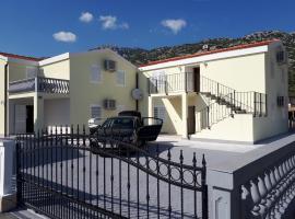 Apartmani Andrea: Karlobag şehrinde bir otel