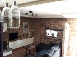 Casas Lucas - Carleo, Hotel in Outes