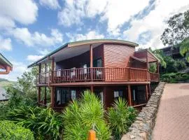 Casuarina Cove 1 on Hamilton Island by HamoRent