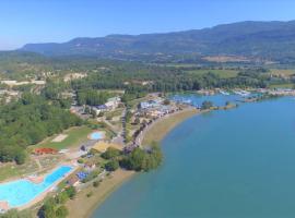 Hôtel Vallée Bleue, hotel v destinaci Montalieu-Vercieu