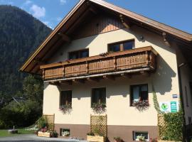 Haus Rye B&B, romantic hotel in Obertraun