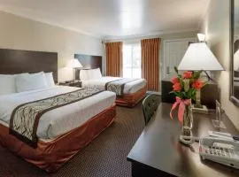 Thunderbird Lodge