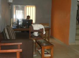 Biso Inn, hotel u gradu Alimosho