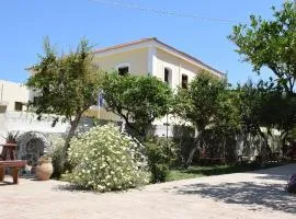 Central House with Quiet Garden