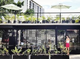 Murals Hostel and Cafe – hotel w Cebu