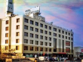 SilverCloud Hotel and Banquets, hotel cerca de Estación de tren de Sabarmati, Ahmedabad