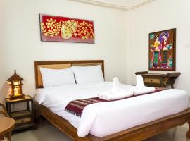 DPHouse center of Old Chiang Mai, hotell i Chiang Mai