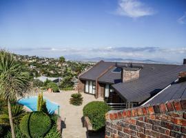Hilltop Guesthouse, hotel v destinaci Bellville