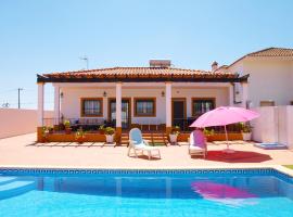 Chalé Chafaris D'el Rei, cabaña o casa de campo en Elvas