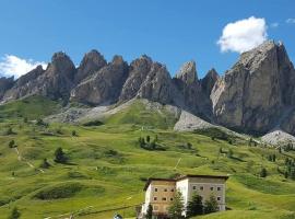 Hotel Cir, hotel em Selva di Val Gardena