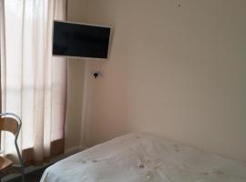 Denny Guests House / Green Lane