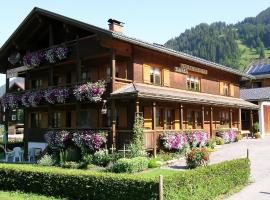 Ferienbauernhof Moosbrugger, hotel cerca de Breitenalp, Schoppernau