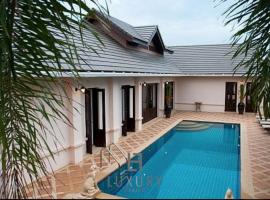 4 Bedroom Private Bali Style Villa HH6
