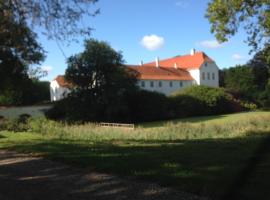Kragerup gods, hotel v destinaci Tindingebanke