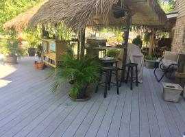 Harsens Island Getaway Resort, resort in Pointe aux Chenes