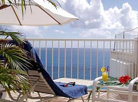 藍寶石海灘俱樂部度假酒店，Lowlands的飯店