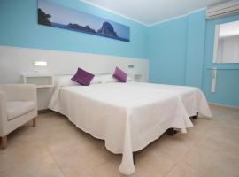 Hostal Costa Blanca, отель типа «постель и завтрак» в Ибице